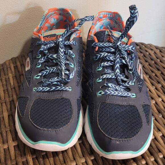 Skechers 12126 Relaxed Fit Memory Foam Sneakers Sz 7.5 Flex Comfort Walking Shoe - Picture 2 of 7